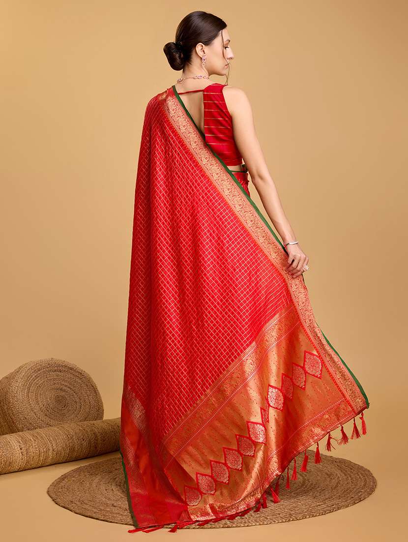 women checkered bordered saree with blouse - 22187856 -  Standard Image - 3