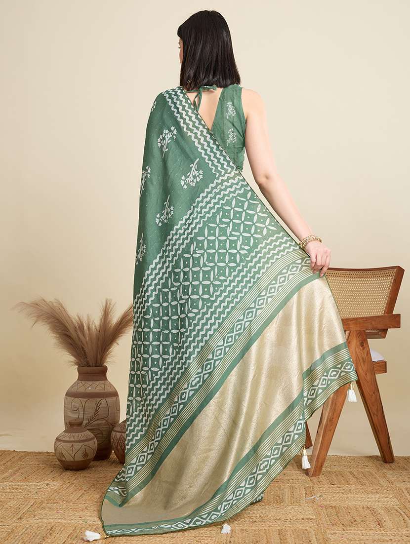 women printed casual wear saree with blouse - 22187862 -  Standard Image - 3