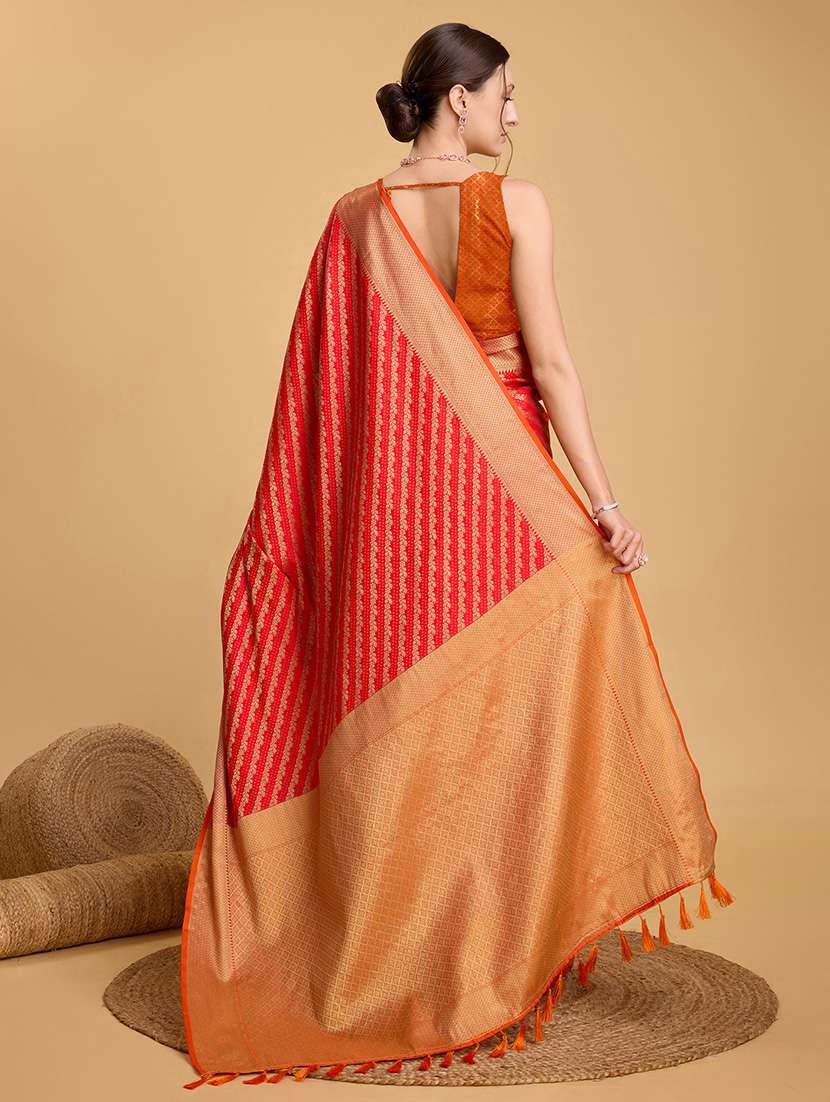 women self design patola saree with blouse - 22187868 -  Standard Image - 3
