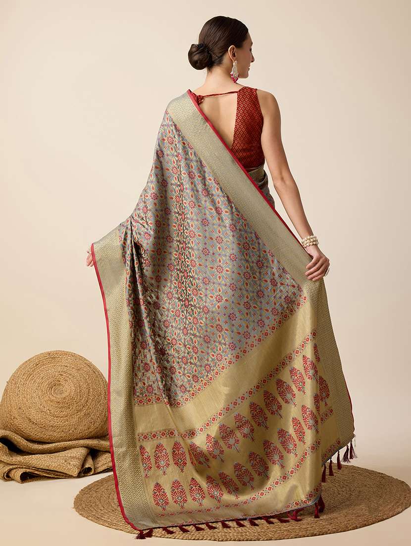 women self design patola saree with blouse - 22187870 -  Standard Image - 3