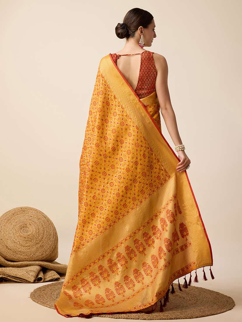 women self design patola saree with blouse - 22187872 -  Standard Image - 3