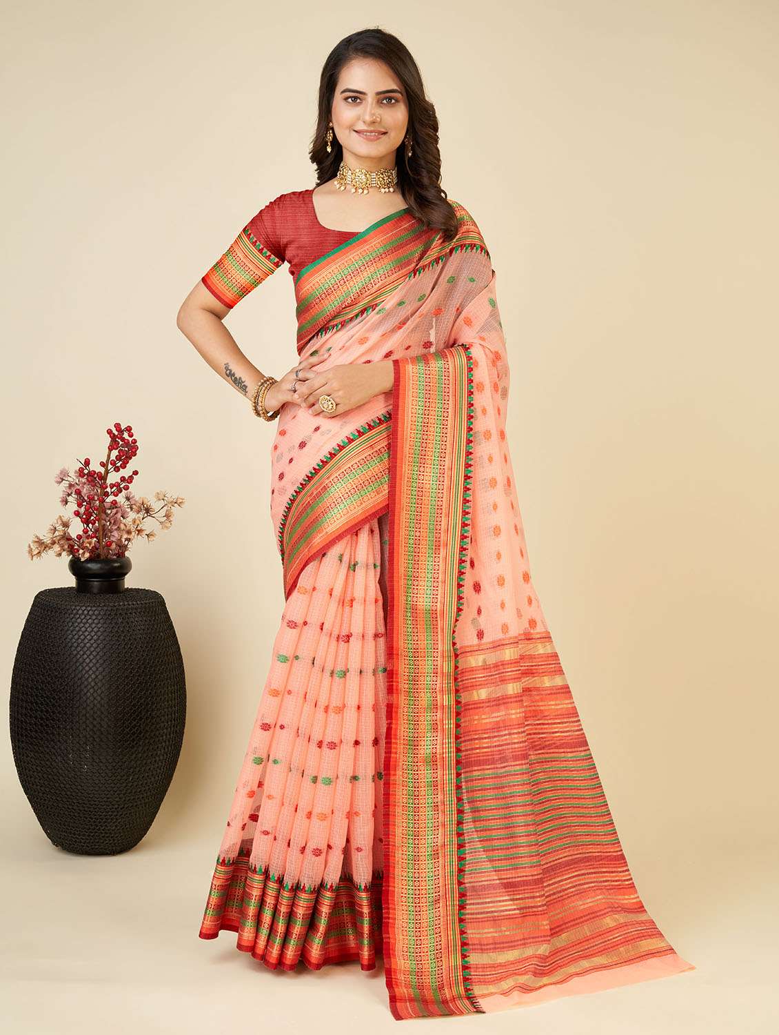 women self design bordered saree with blouse