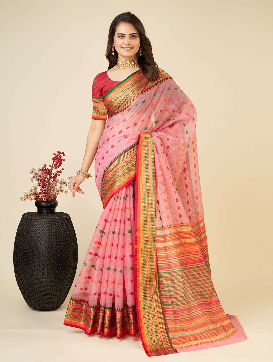 women self design bordered saree with blouse