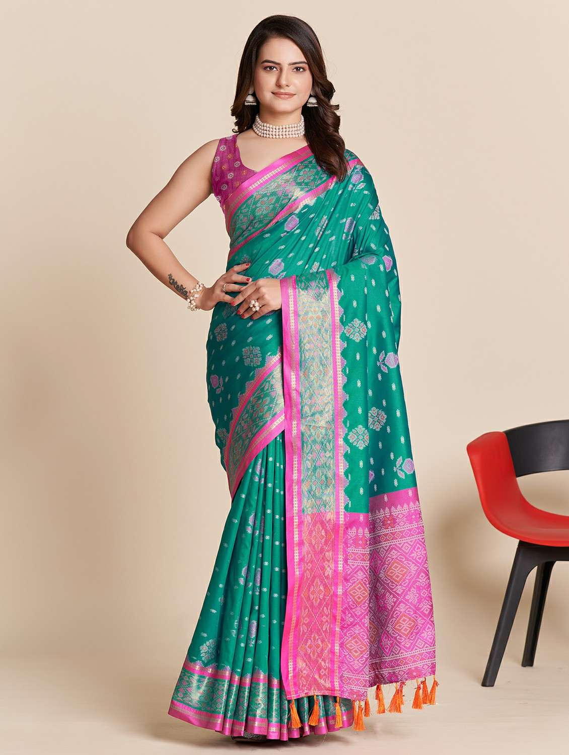 women self design patola saree with blouse