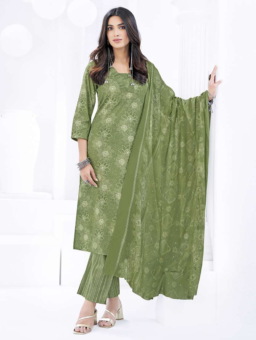 women printed three quarter sleeve kurta pant with dupatta set