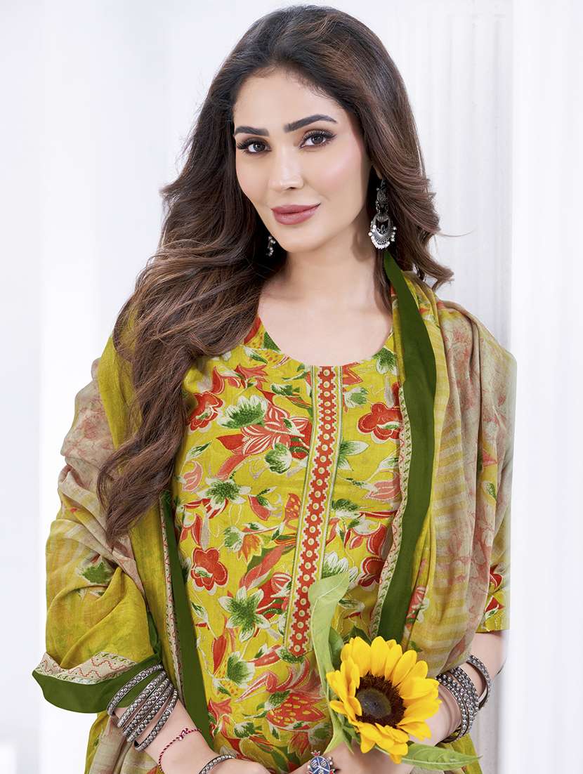 women floral printed three quarter sleeve kurta pant with dupatta set - 22205737 -  Standard Image - 3