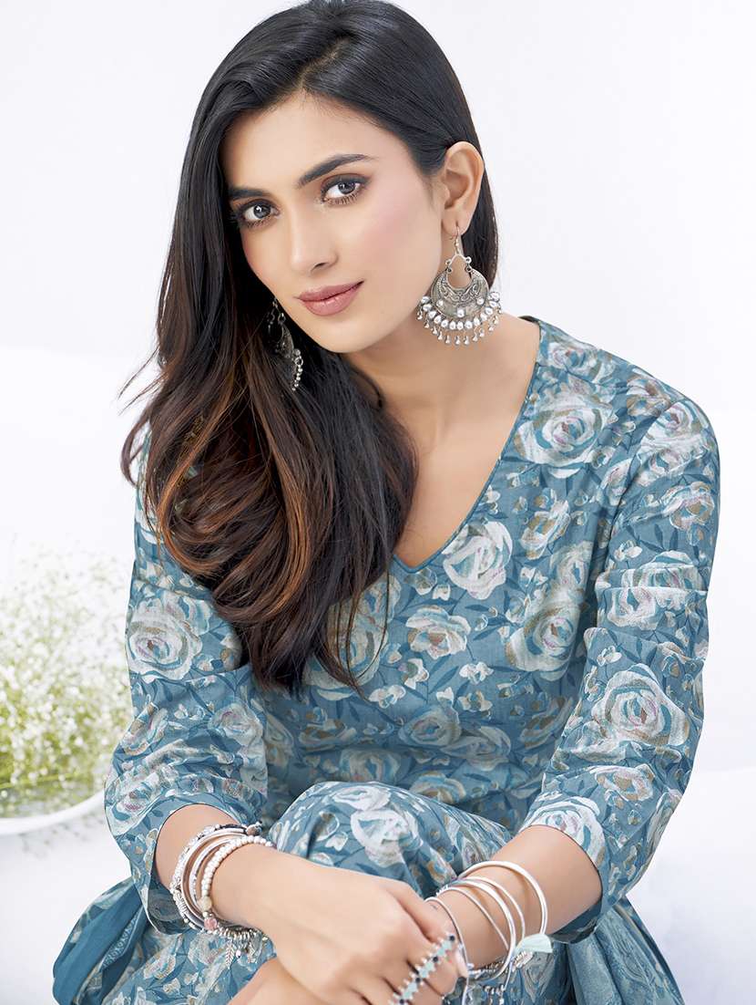 women floral printed three quarter sleeve kurta pant with dupatta set - 22205739 -  Standard Image - 3