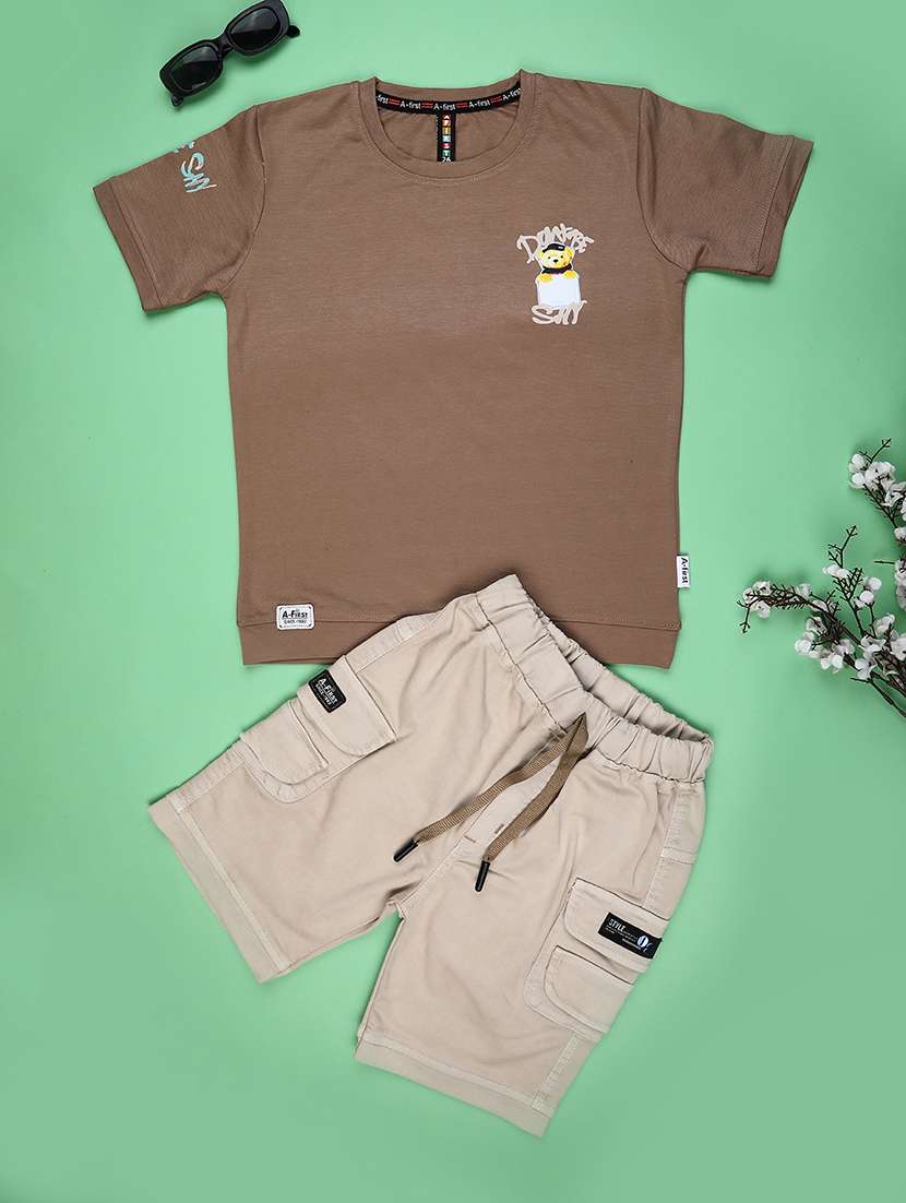 boys printed t-shirt & shorts co-ords set