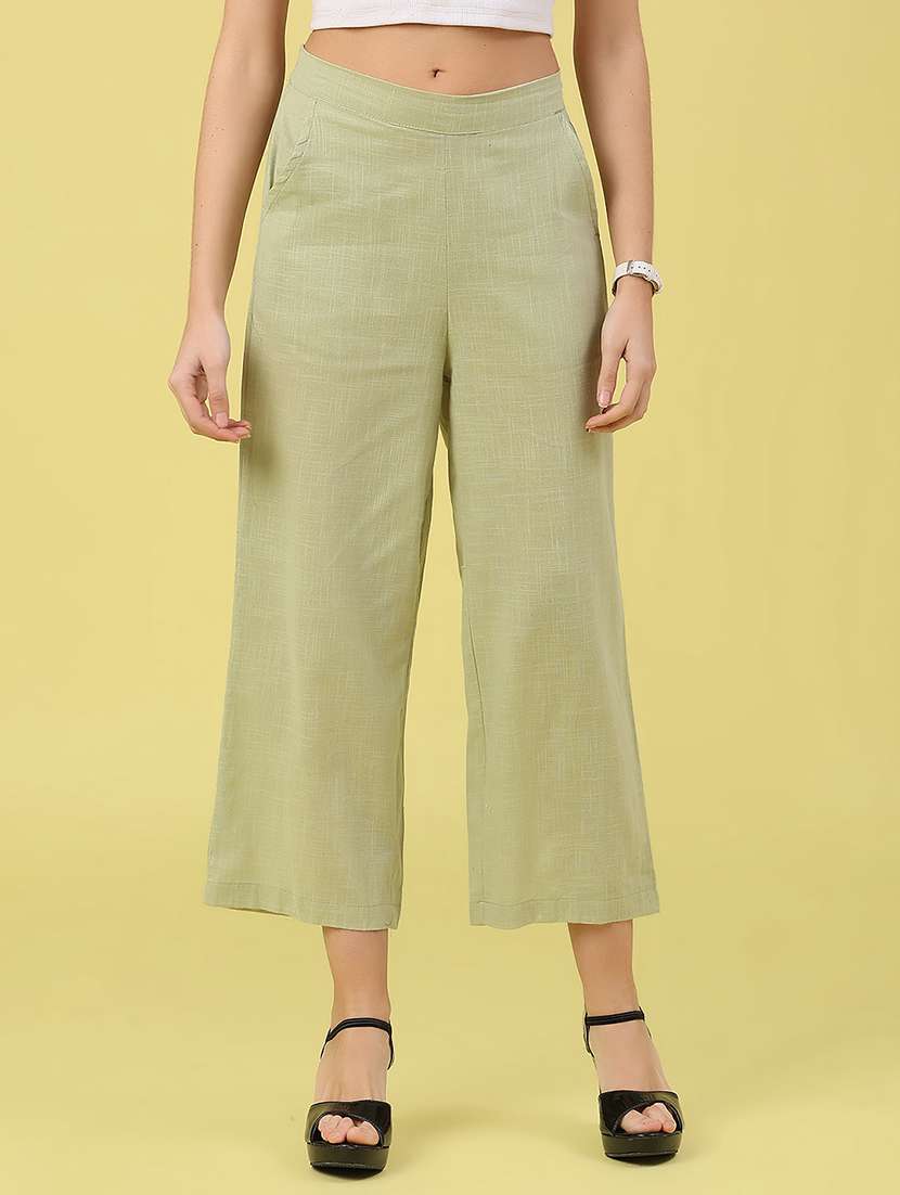 women solid mid rise calf length straight pant