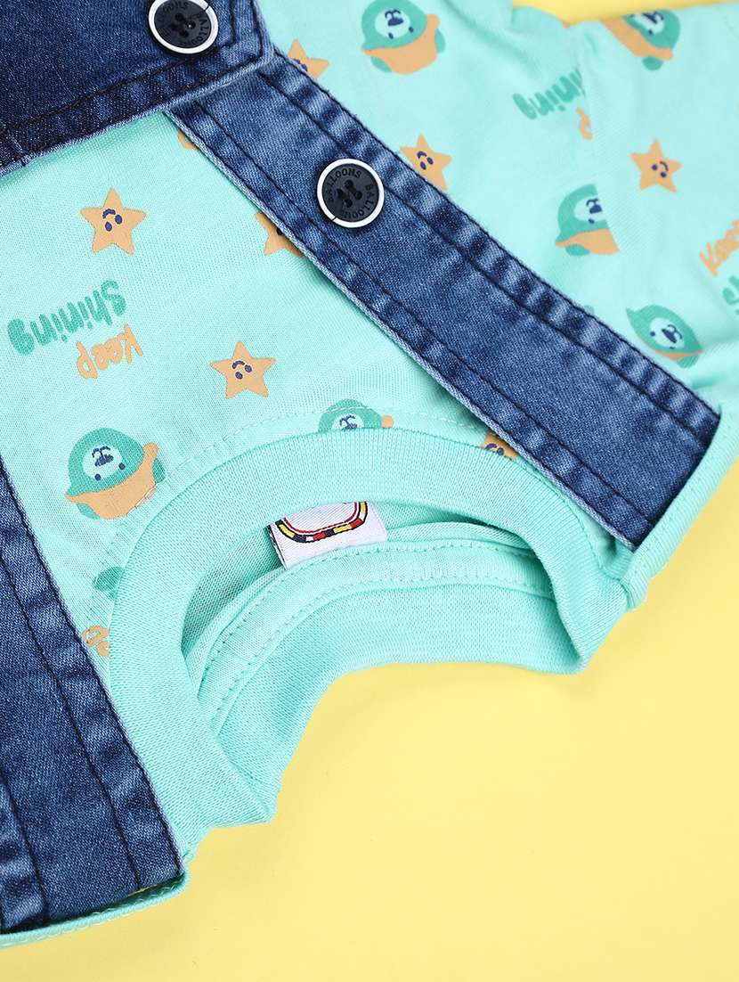 kids printed t-shirt with dungree set - 22217541 -  Standard Image - 3