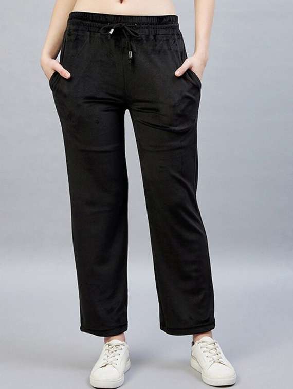 women solid mid rise track pant