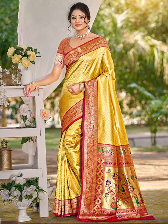 women self design kanjivaram saree with blouse