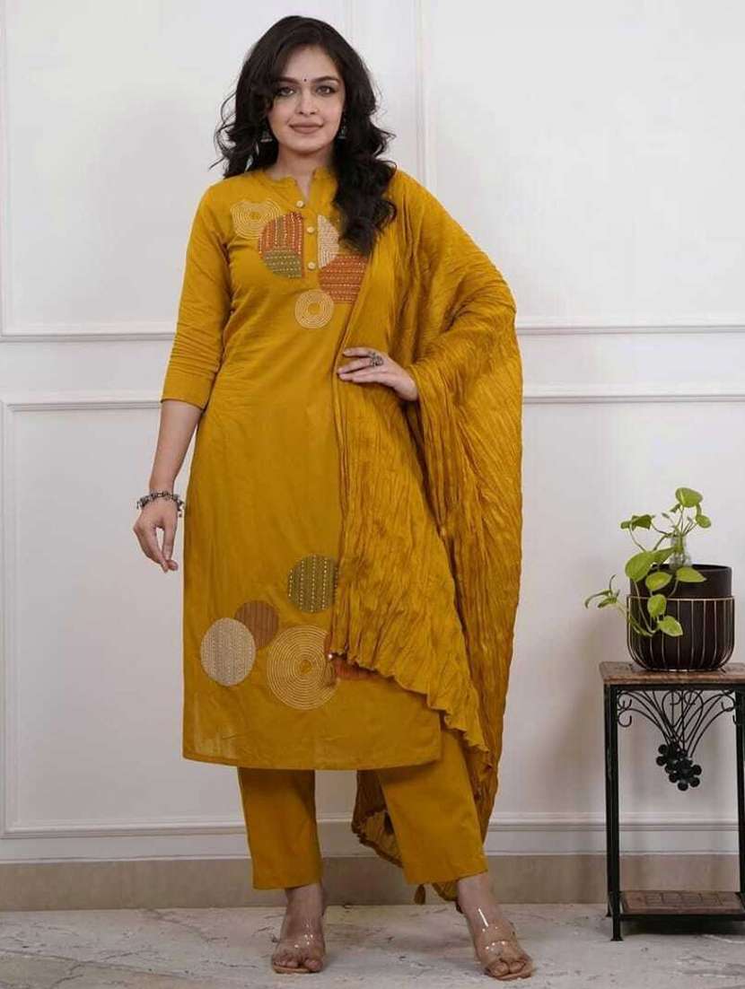 women solid with work three quarter sleeve kurta pant with dupatta set