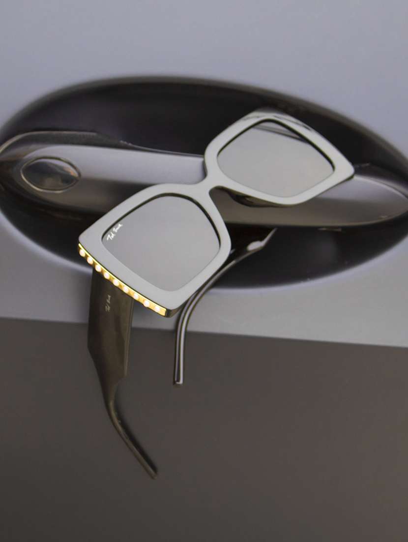 ted smith  women over-sized sunglasses i 100% uv protection i black colour lens - 22217811 -  Zoom Image - 0