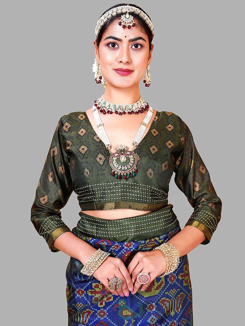 women printed patola saree with blouse - 22217968 -  Standard Image - 5