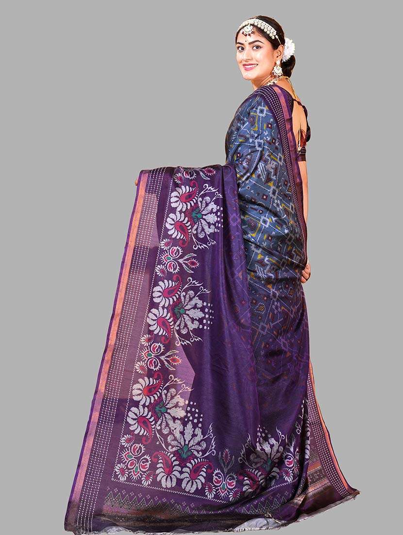 women printed patola saree with blouse - 22217969 -  Standard Image - 3