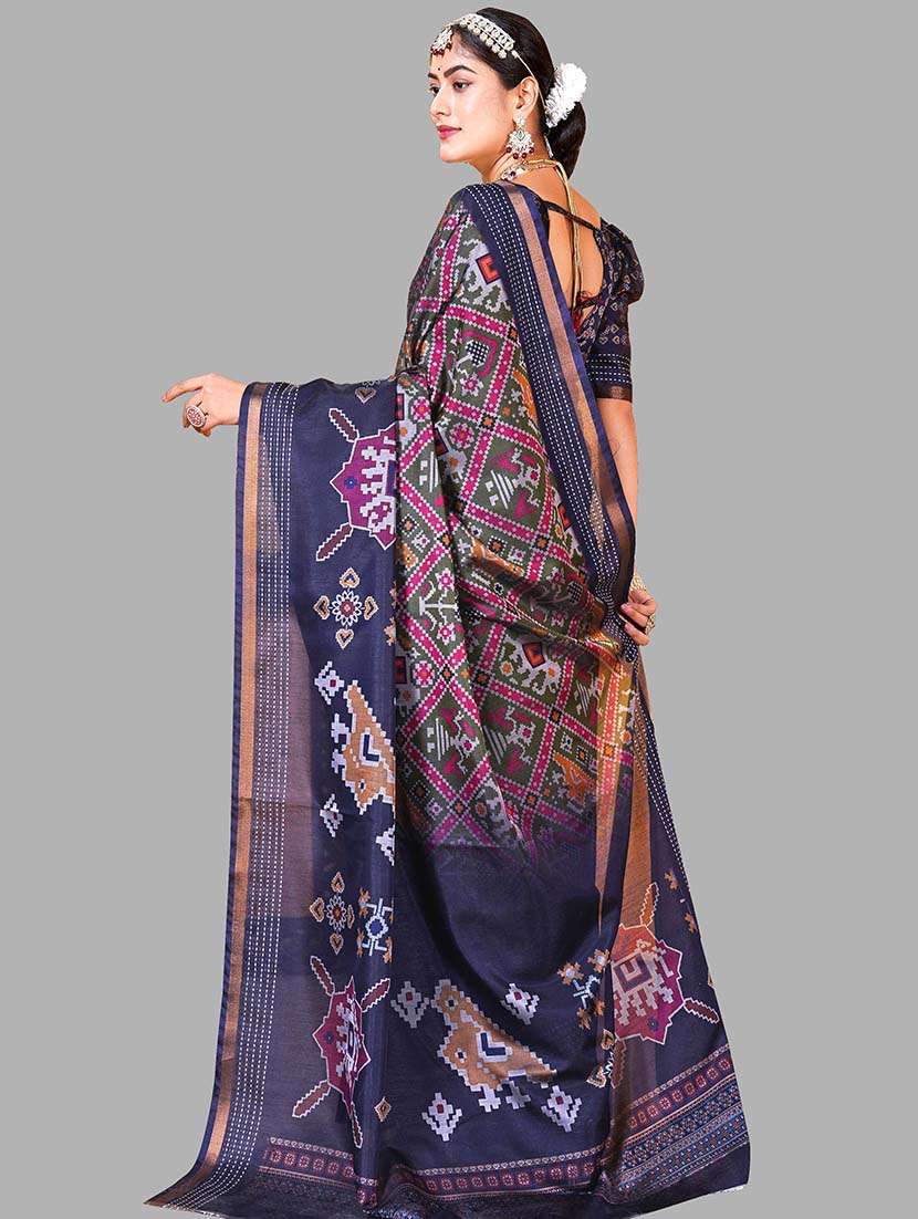 women printed patola saree with blouse - 22217973 -  Standard Image - 3