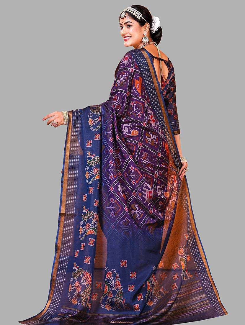 women printed patola saree with blouse - 22217977 -  Standard Image - 3