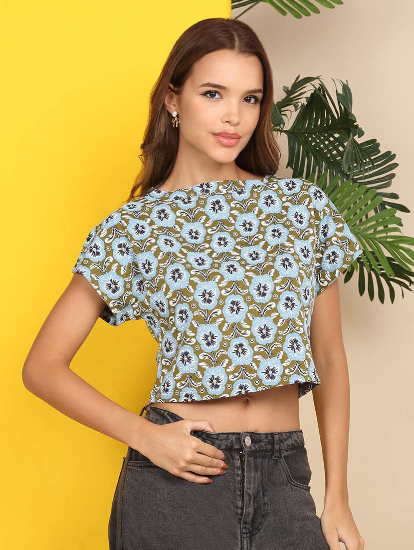 women printed short sleeve polo crop t-shirt - 22218787 -  Standard Image - 3
