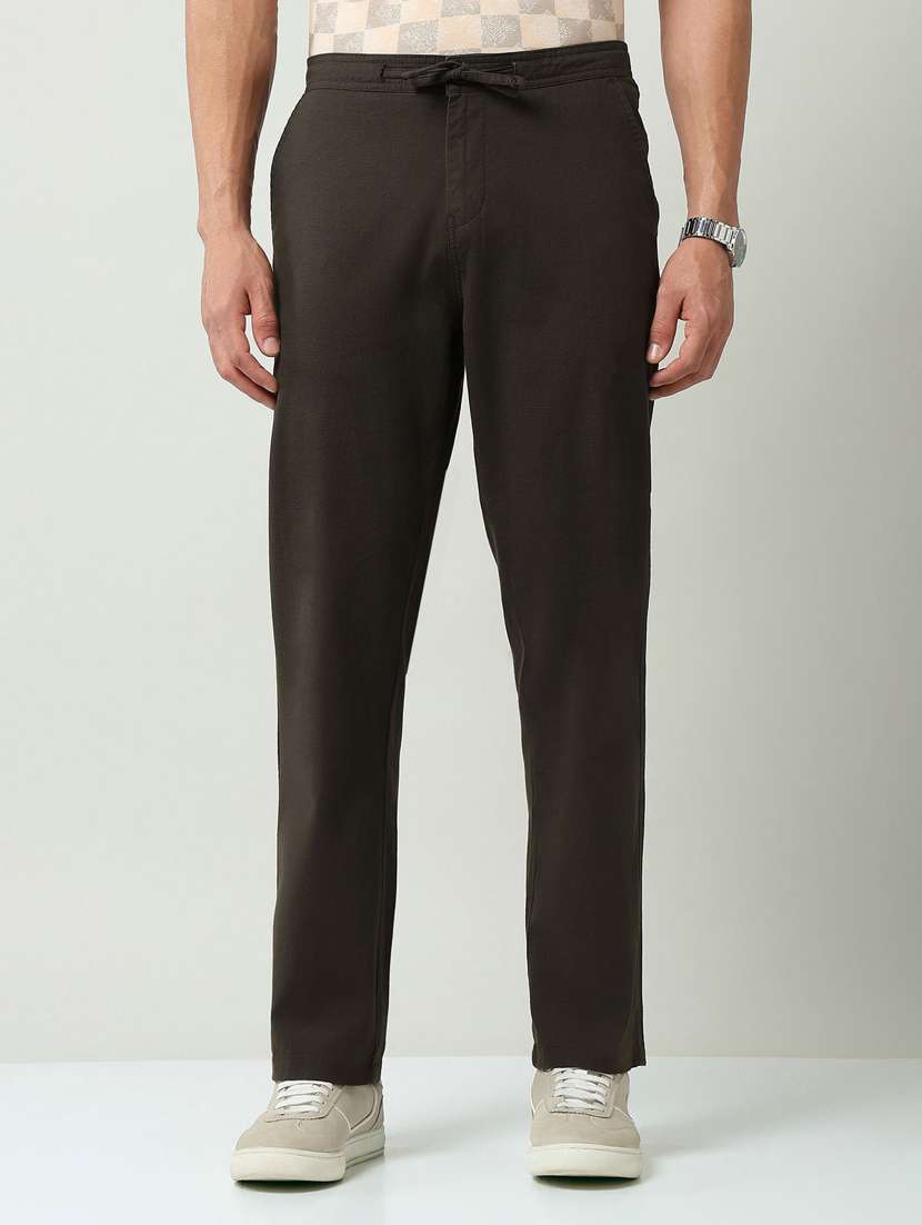 men solid mid rise flat front casual trouser