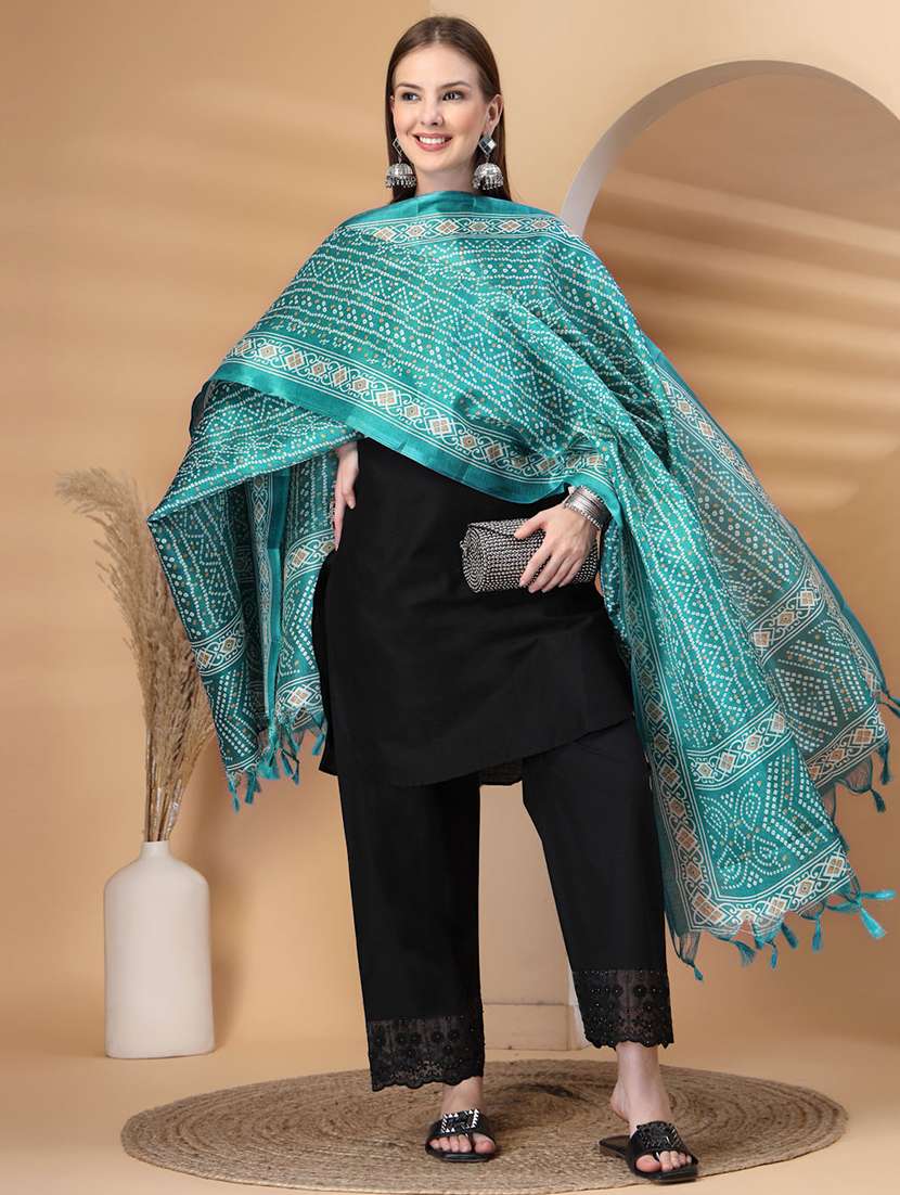 women bandhani printed dupatta