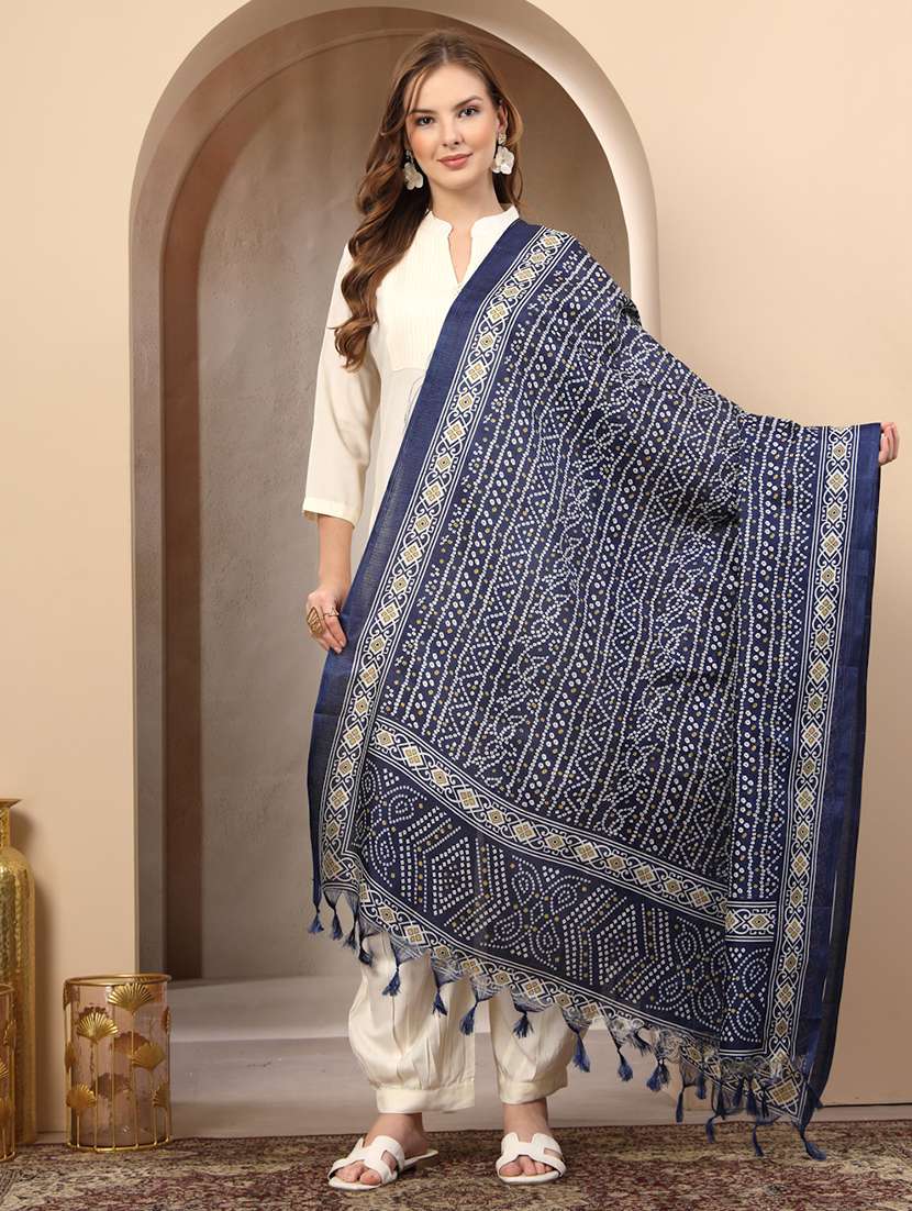 women bandhani printed dupatta