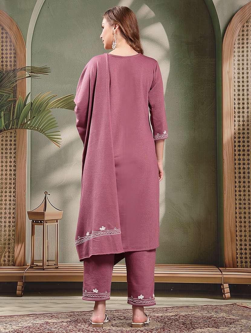 women embroidered woolen kurta and pant set with dupatta - 22219902 -  Standard Image - 3