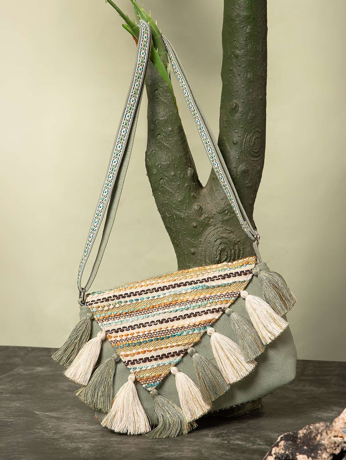  women striped cotton sling bag with tassels