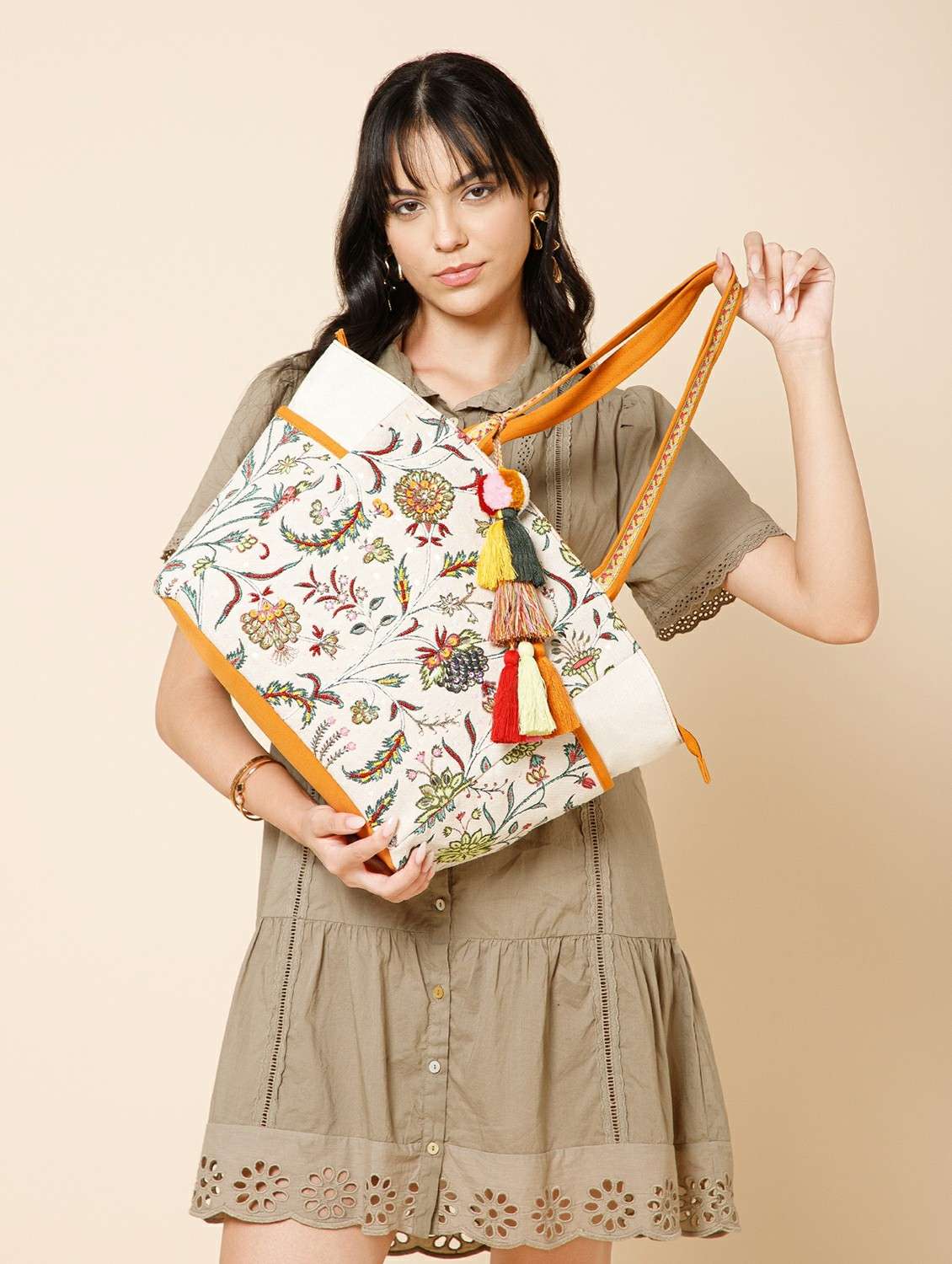  women embellished everydaytote bag - 22220111 -  Standard Image - 5