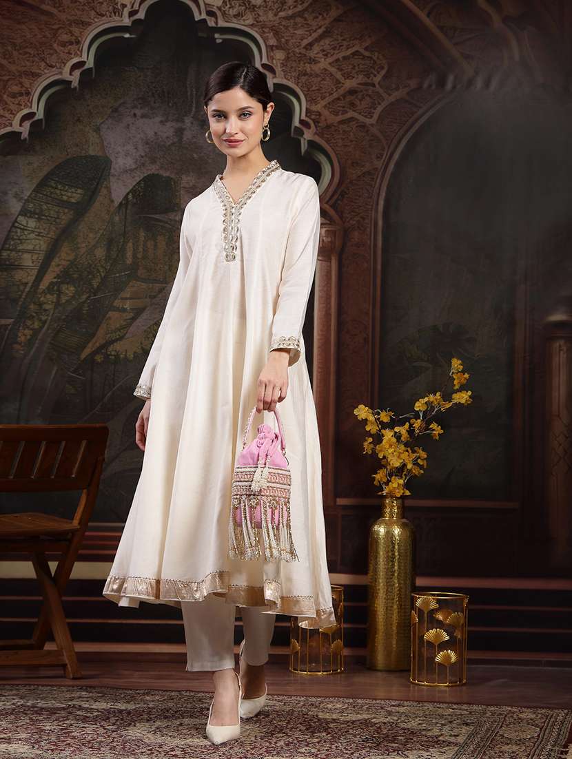 women embellished pearl detiled potli bag - 22220181 -  Standard Image - 5