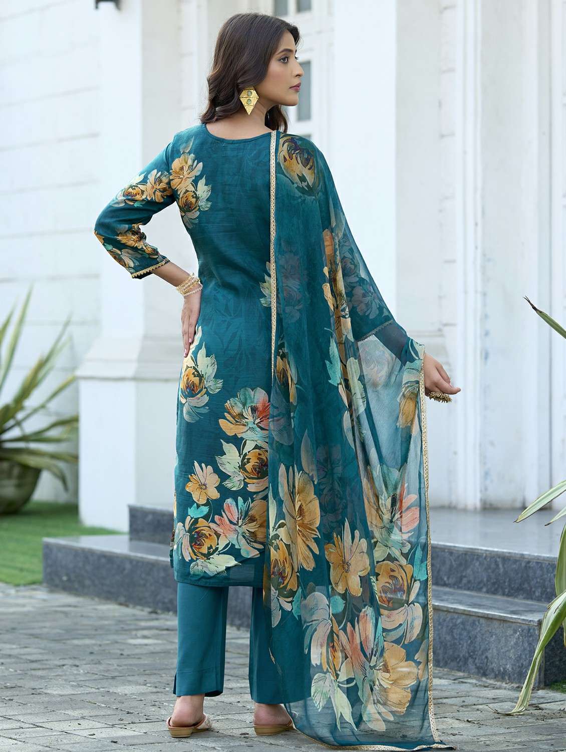 women floral printed three quarter sleeve kurta pant with dupatta set - 22220182 -  Standard Image - 3