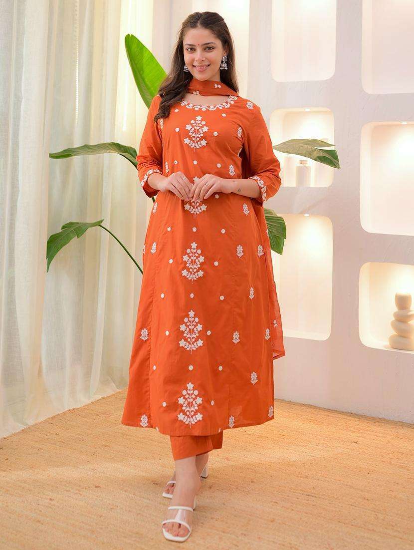 women solid with work three quarter sleeve kurta pant with dupatta set