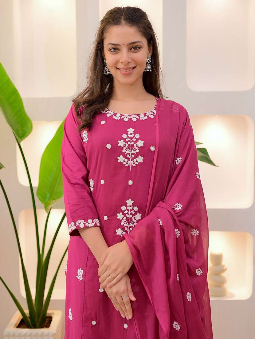 women solid with work three quarter sleeve kurta pant with dupatta set - 22220187 -  Standard Image - 3