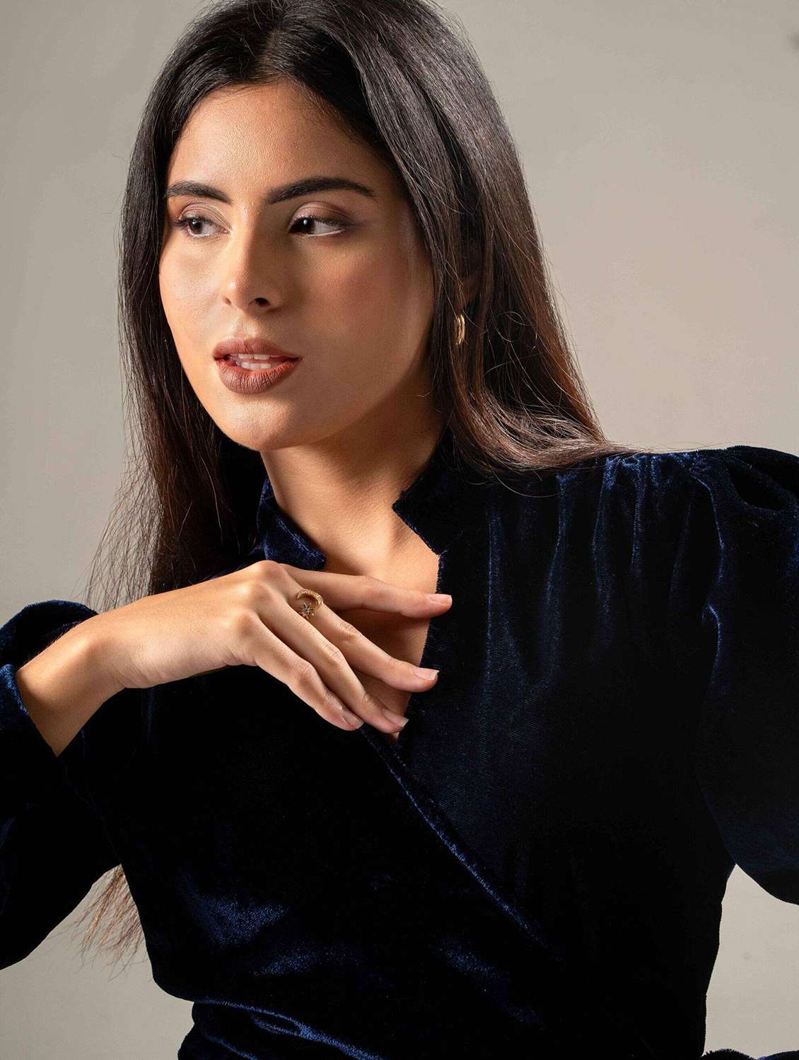 women solid puff sleeve velvet wrap dress - 22220194 -  Standard Image - 3