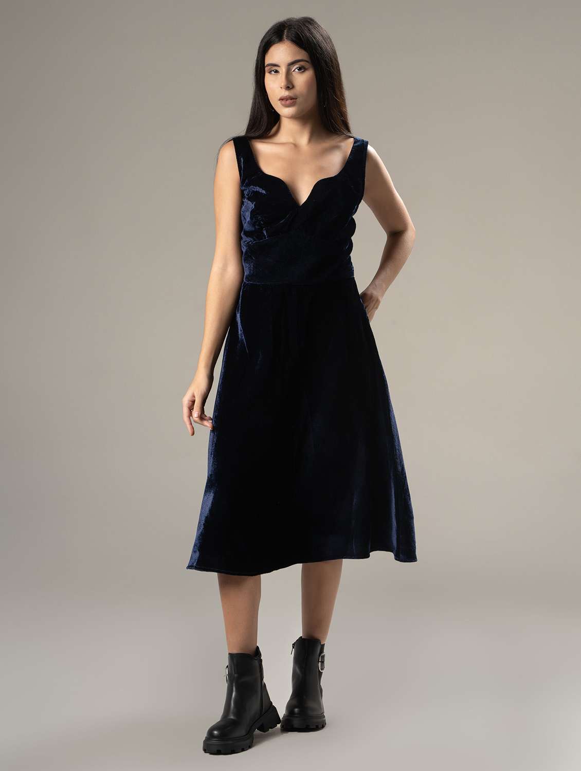 women solid sleeveless velvet a-line dress