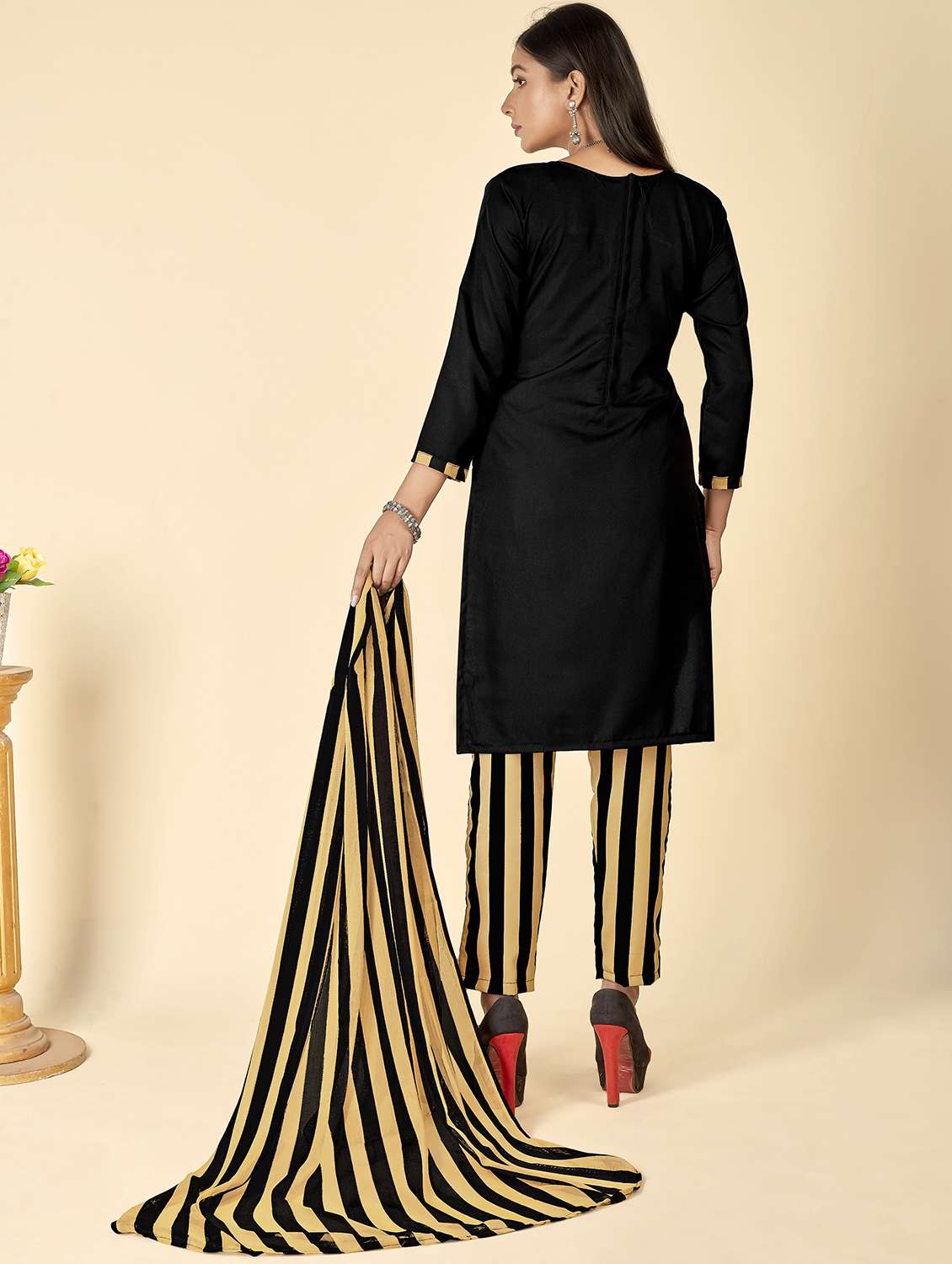 women solid unstitched suit set - 22223514 -  Standard Image - 3