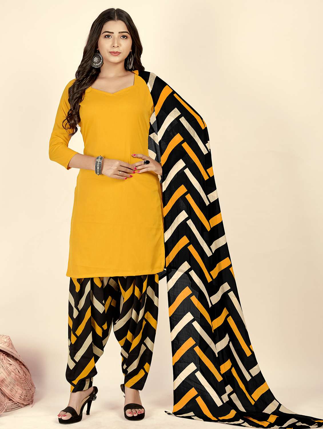 women solid unstitched salwar suit set - 22223515 -  Standard Image - 3