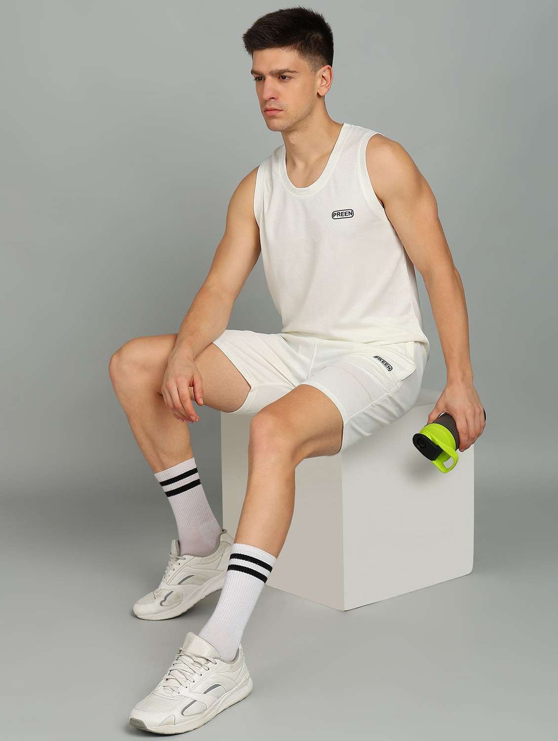 men solid sleeveless shorts & t-shirt co-ord set