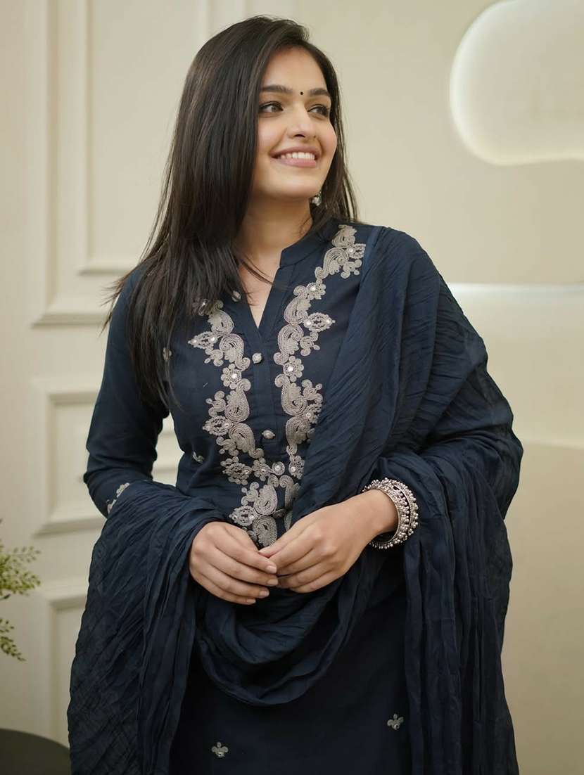 women solid with work three quarter sleeve kurta pant with dupatta set - 22224536 -  Standard Image - 5