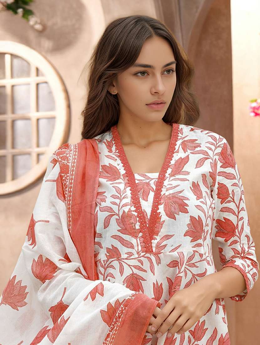 women floral three quarter sleeve kurta pant with dupatta set - 22224538 -  Standard Image - 5