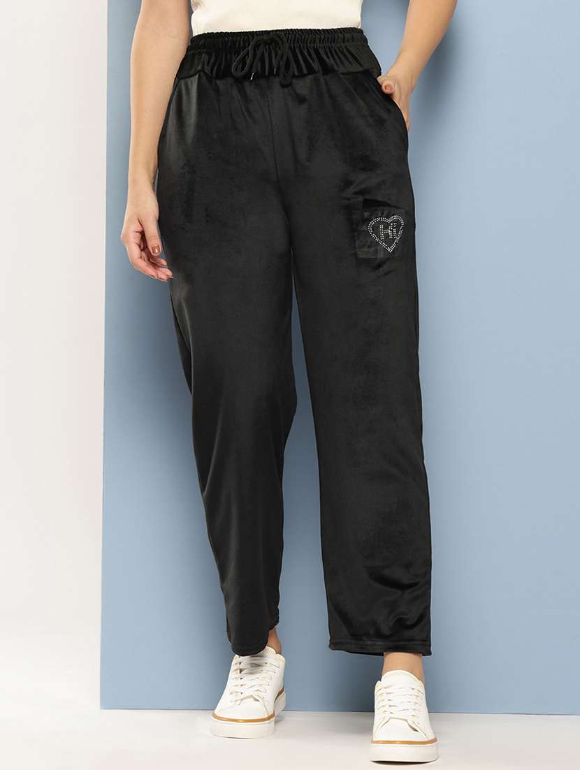 women solid mid rise velvet track pant