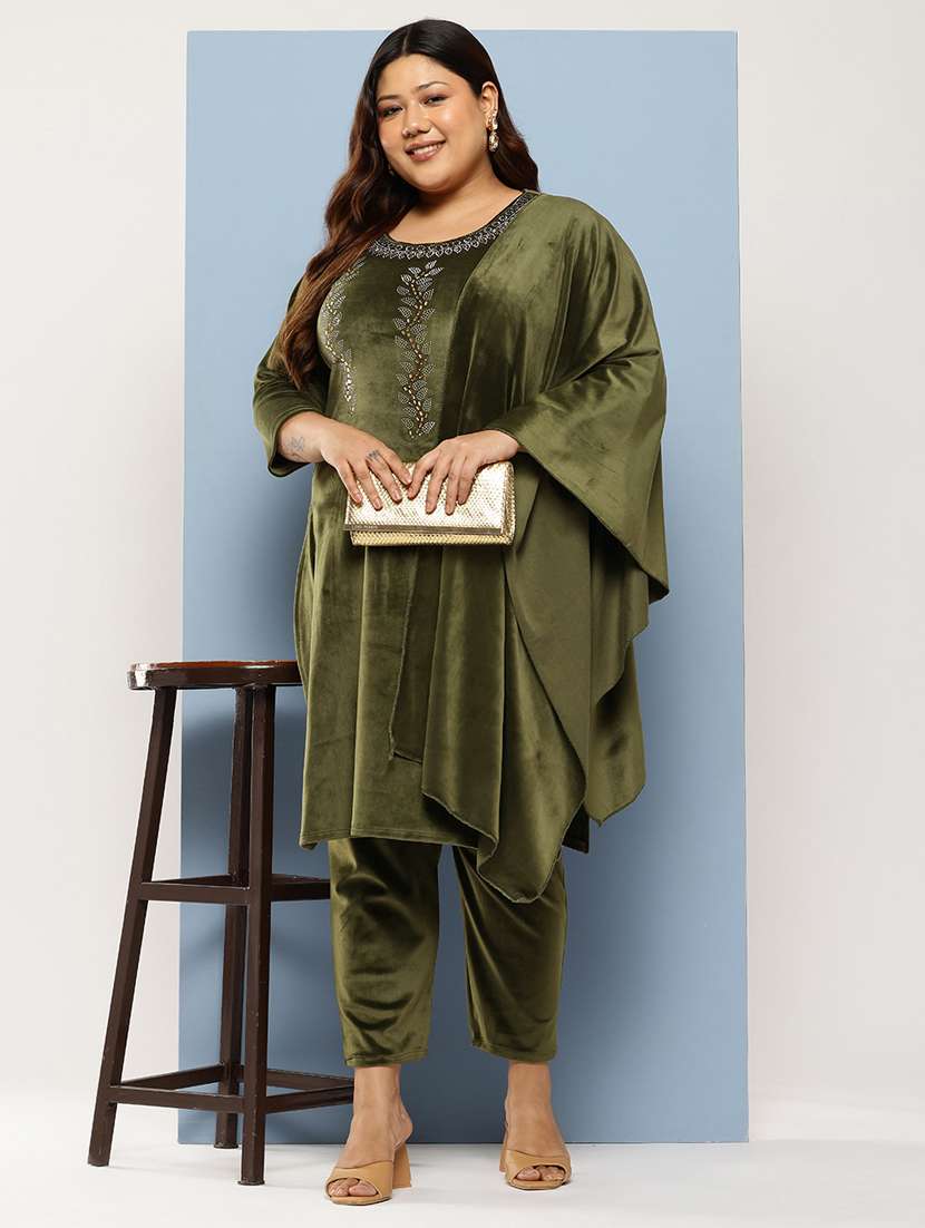 women plus size embellished three quarter sleeve kurta pant with dupatta set