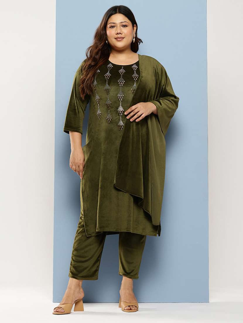 women plus size embellished three quarter sleeve kurta pant with dupatta set - 22224885 -  Standard Image - 3