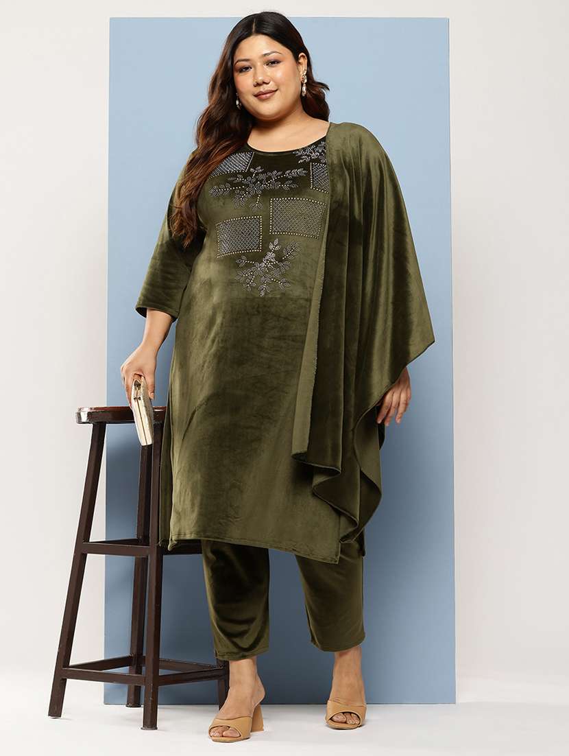 women plus size embellished three quarter sleeve kurta pant with dupatta set