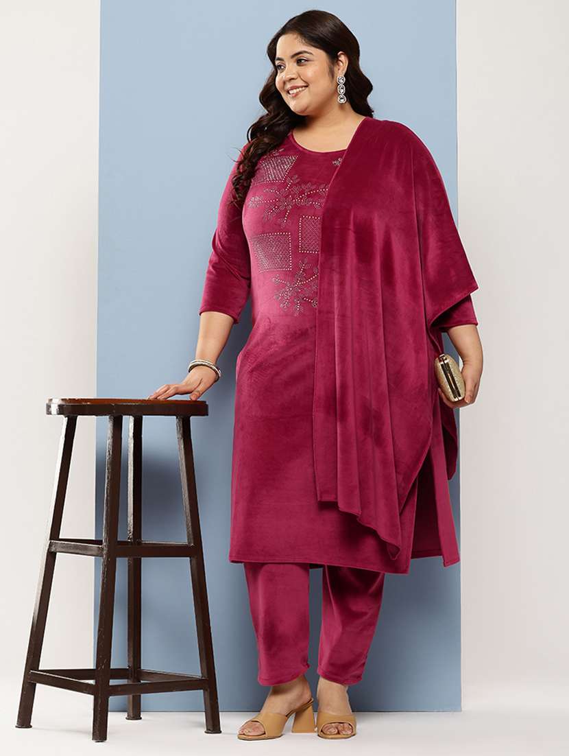 women plus size embellished three quarter sleeve kurta pant with dupatta set