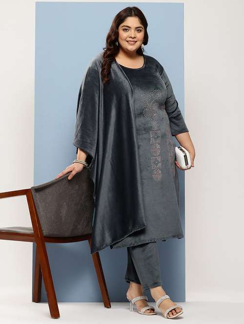 Women Plus Size Embellished Three Quarter Sleeve Kurta Pant With Dupatta Set