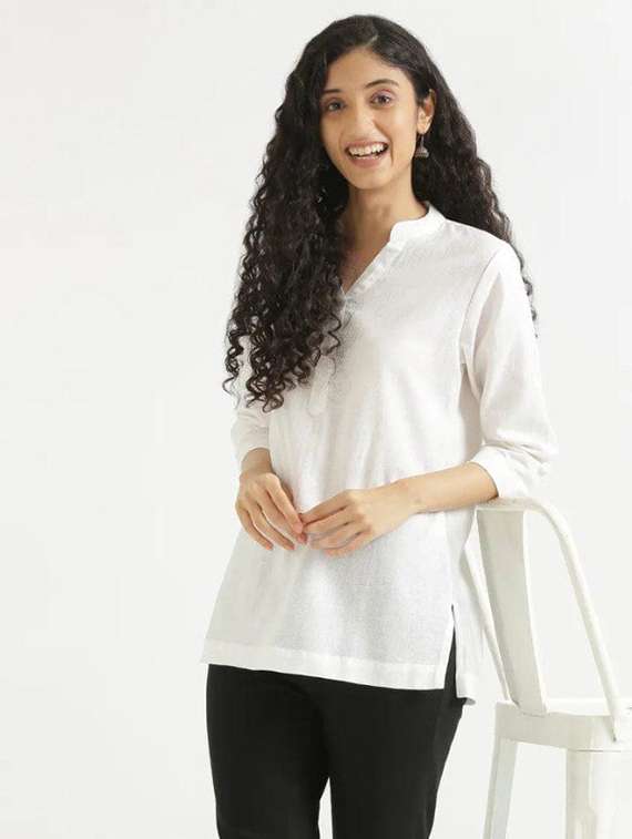 women solid three quarter sleeve straight kurti