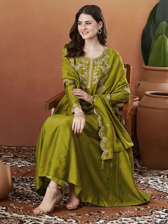 women solid with work long sleeve kurta pant with dupatta set