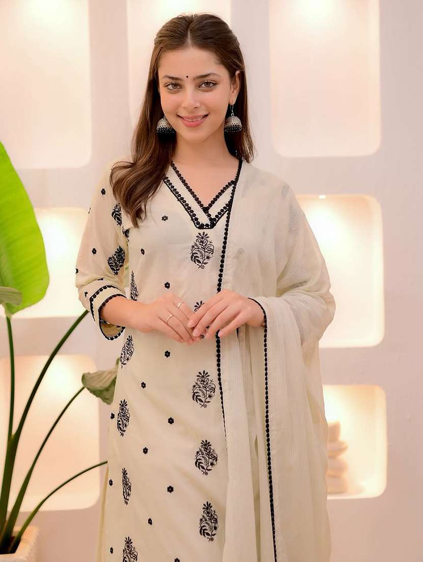 women solid with work three quarter sleeve kurta pant with dupatta set - 22225298 -  Standard Image - 3