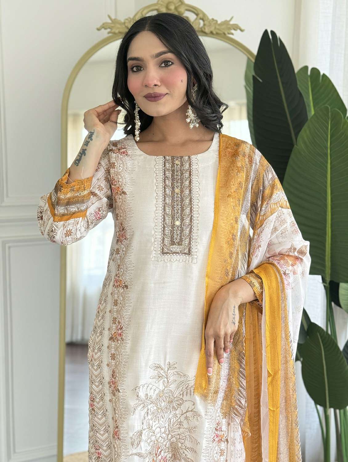 women floral three quarter sleeve kurta pant with dupatta set - 22225303 -  Standard Image - 3